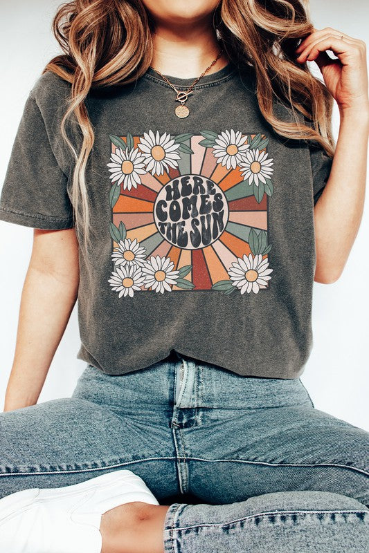 Here Comes The Sun Daisy Comfort Color Graphic Tee T-Shirt